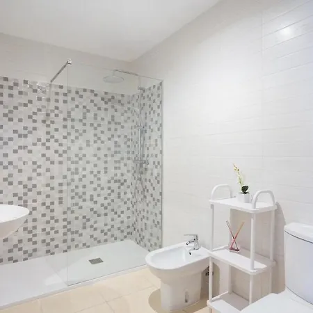 Relaxing In - Available For Long Apartment